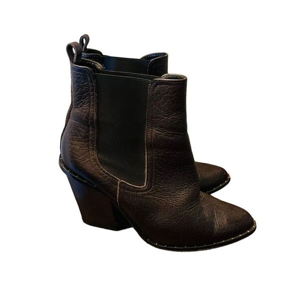 Sky Boot in dark brown Grain Freda Salvador size 91/2 leather booties